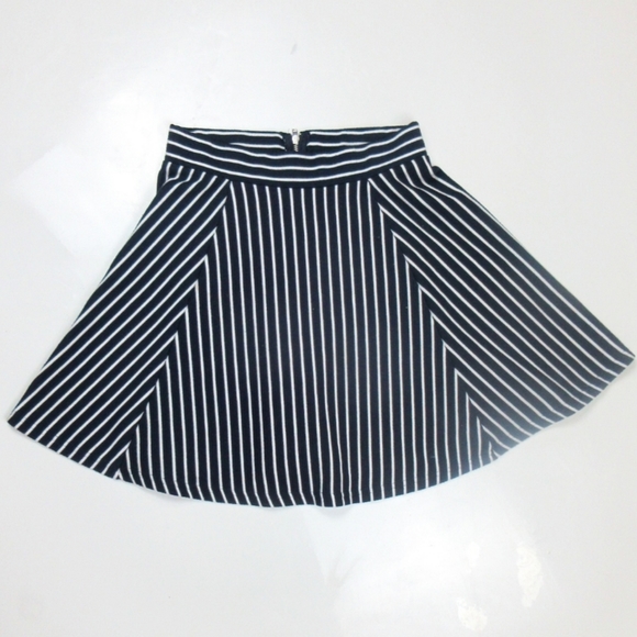 H&M Circle Skater Skirt Striped - Picture 2 of 6